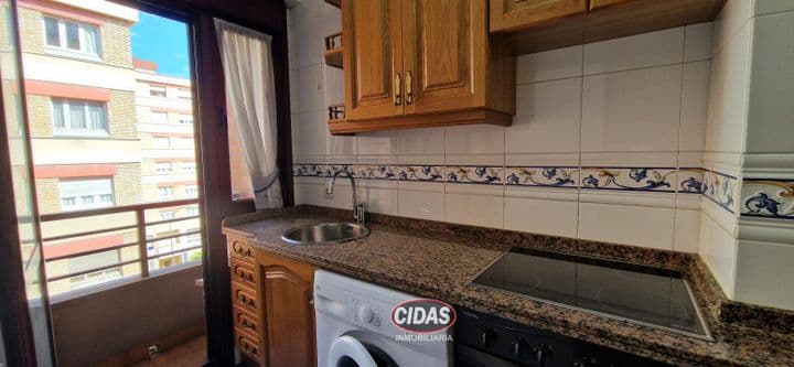 1 bedroom apartment for rent in Oviedo, Spain - Image 3