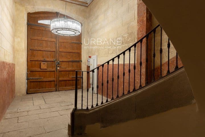 1 bedroom apartment for rent in Ciutat Vella, Spain - Image 3