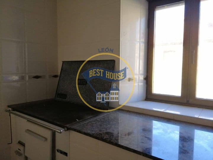 3 bedrooms house for sale in Leon, Spain - Image 3