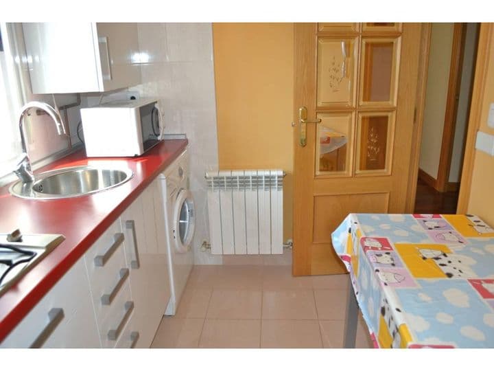 3 bedrooms apartment for rent in Palencia, Spain - Image 6