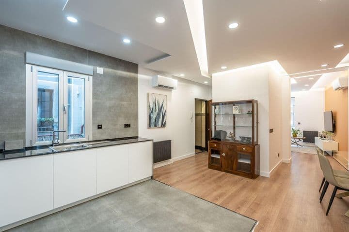 4 bedrooms apartment for sale in Madrid, Spain - Image 4