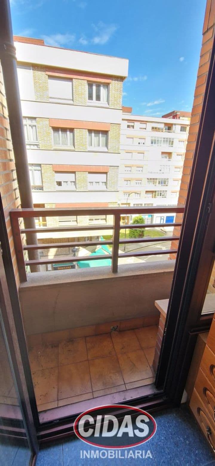 1 bedroom apartment for rent in Oviedo, Spain - Image 4