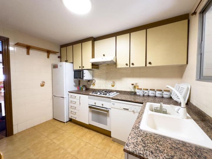 3 bedrooms apartment for rent in Valencia, Spain - Image 10