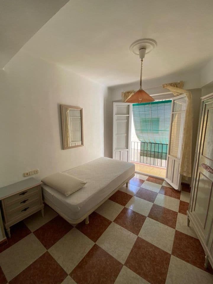 4 bedrooms apartment for rent in Granada, Spain - Image 5