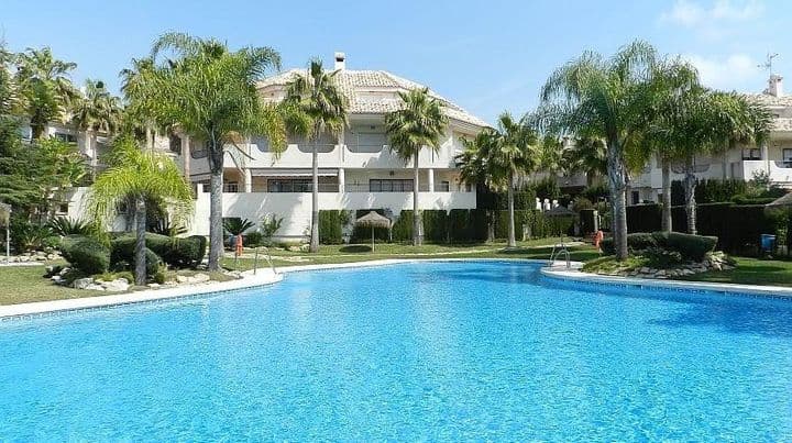 4 bedrooms house for rent in Marbella, Spain - Image 2