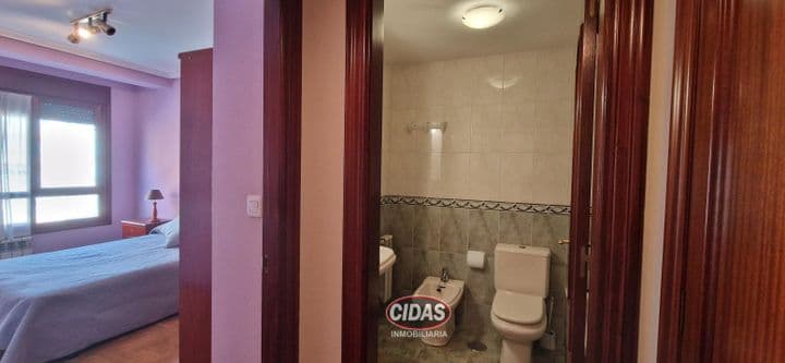 1 bedroom apartment for rent in Oviedo, Spain - Image 9