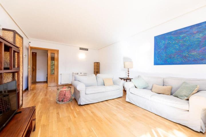 4 bedrooms apartment for rent in Las Rozas de Madrid, Spain - Image 10