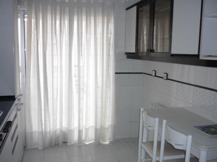 3 bedrooms apartment for rent in Valladolid, Spain - Image 11