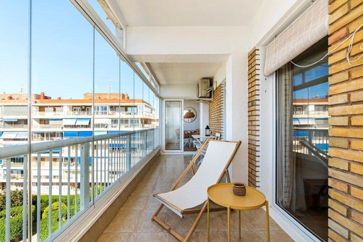 2 bedrooms apartment for rent in Puerto Deportivo, Spain