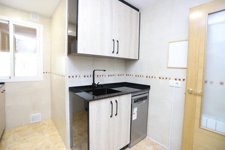 2 bedrooms apartment for rent in Vega de Granada, Spain - Image 4