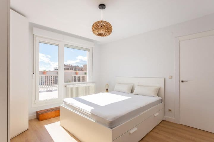 1 bedroom apartment for rent in Pamplona, Spain - Image 4