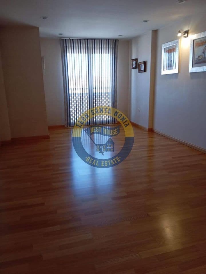 3 bedrooms house for rent in Leon, Spain - Image 2