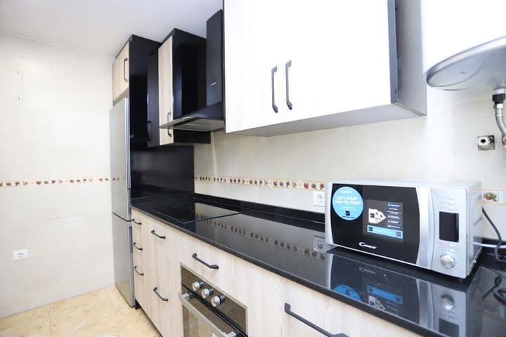 2 bedrooms apartment for rent in Vega de Granada, Spain - Image 3