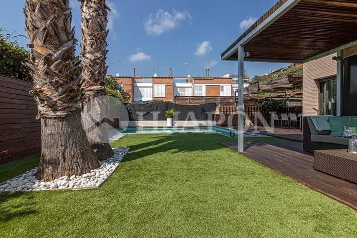 5 bedrooms house for rent in Premia de Mar, Spain - Image 3