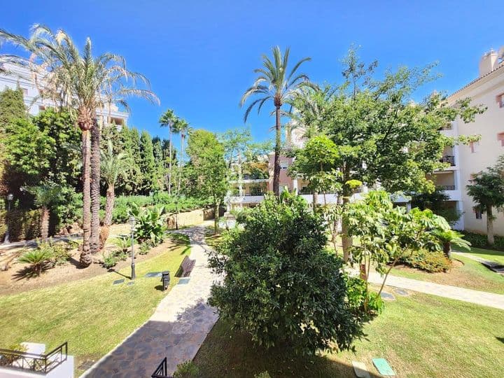 3 bedrooms apartment for sale in Nueva Andalucia, Spain - Image 3