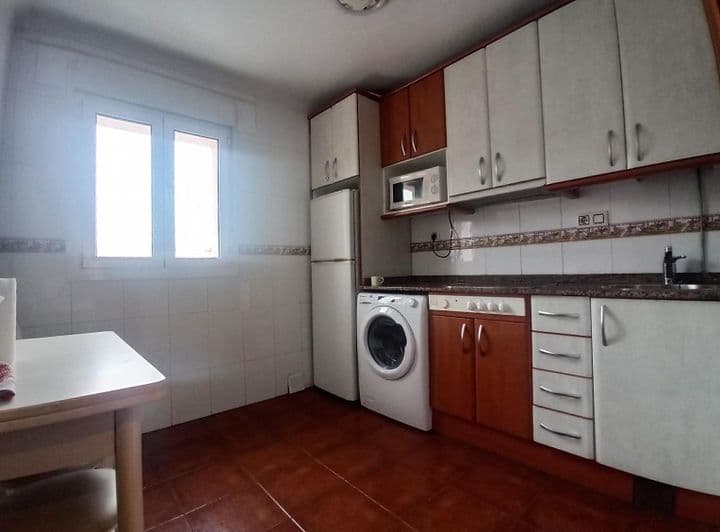 2 bedrooms apartment for rent in Santander, Spain - Image 3