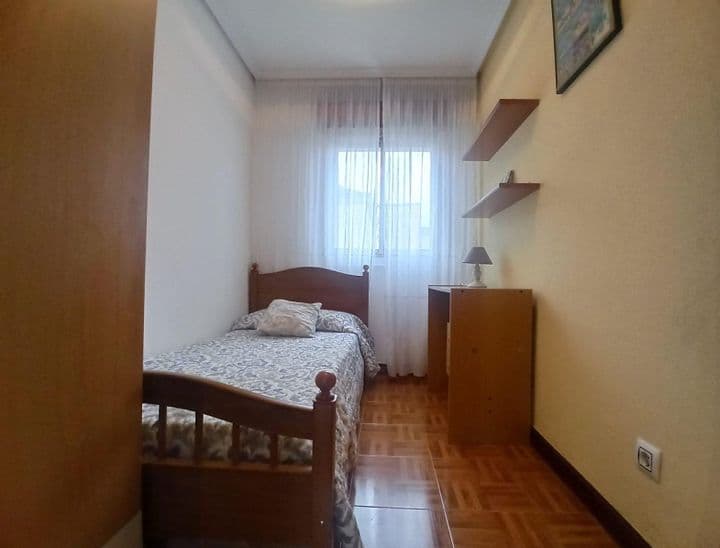 2 bedrooms apartment for rent in Santander, Spain - Image 9