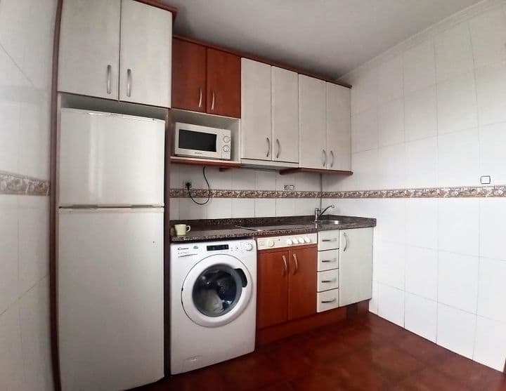 2 bedrooms apartment for rent in Santander, Spain - Image 4