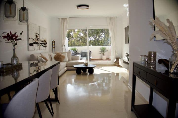 2 bedrooms apartment for rent in Elviria, Spain - Image 4