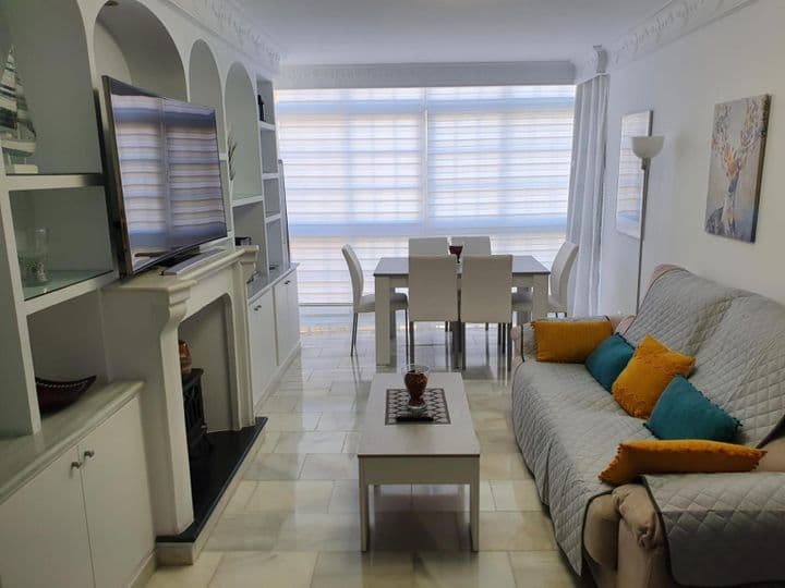 2 bedrooms apartment for rent in Fuengirola, Spain - Image 2