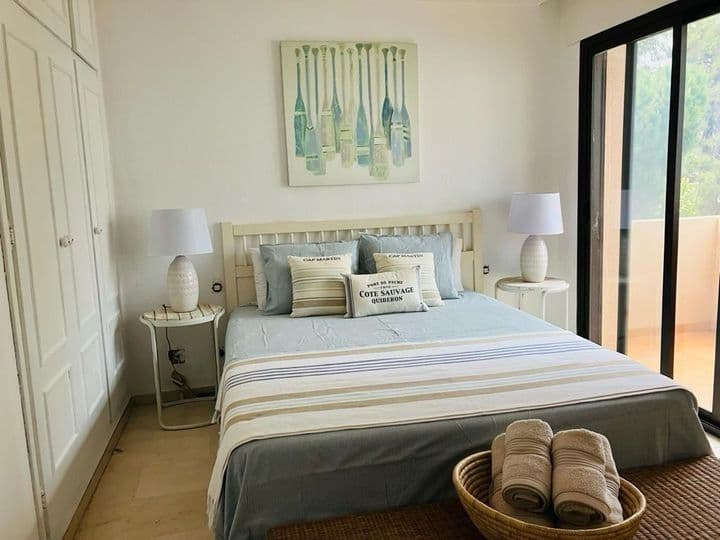 2 bedrooms apartment for rent in Marbella, Spain - Image 3