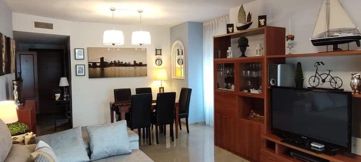 2 bedrooms apartment for rent in Parque de la Paloma, Spain - Image 4