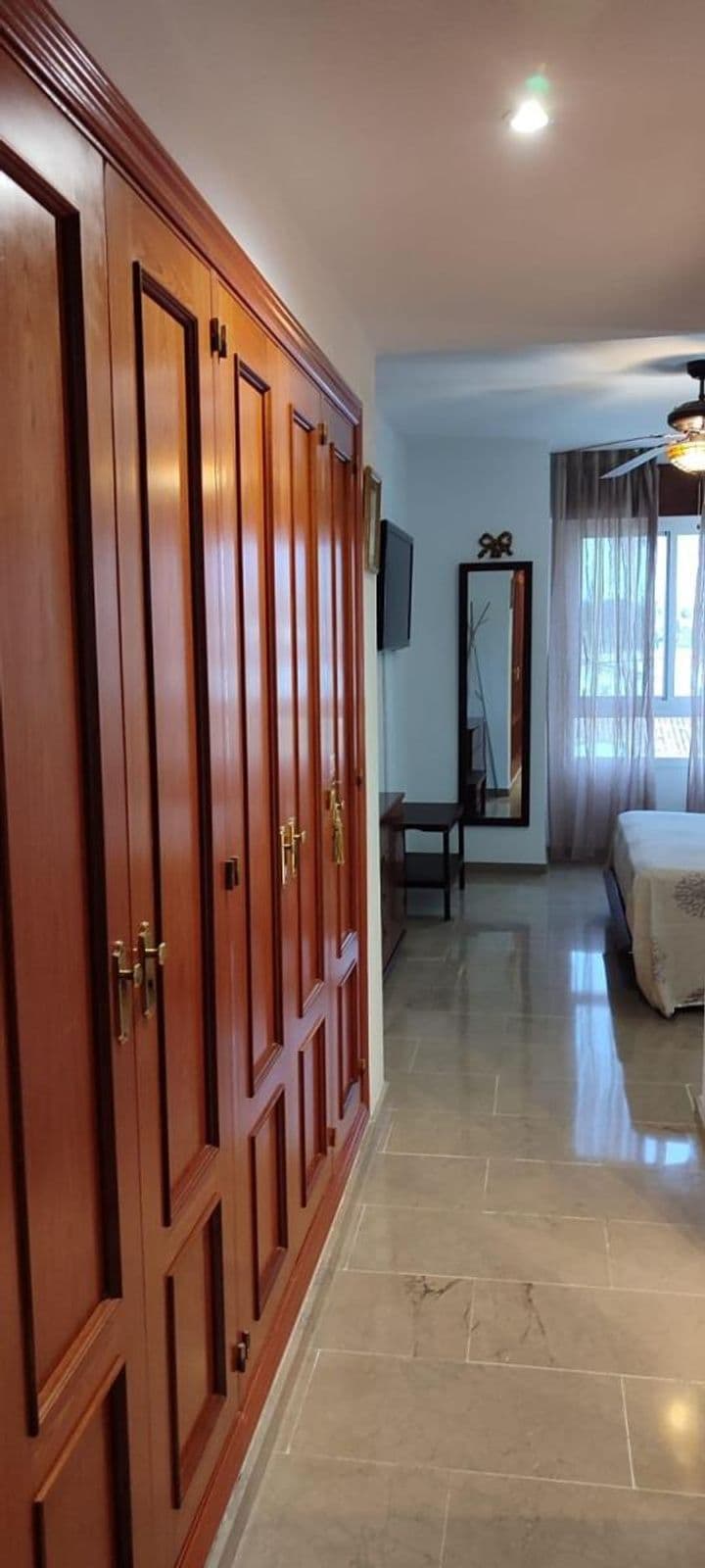 2 bedrooms apartment for rent in Parque de la Paloma, Spain - Image 8