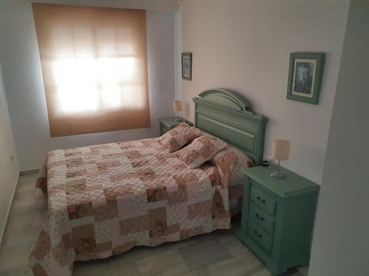 2 bedrooms apartment for rent in Fuengirola, Spain - Image 9