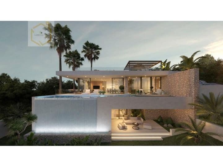 4 bedrooms house for sale in Nueva Andalucia quarter, Spain - Image 2