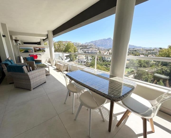 3 bedrooms apartment for rent in Benahavis, Spain