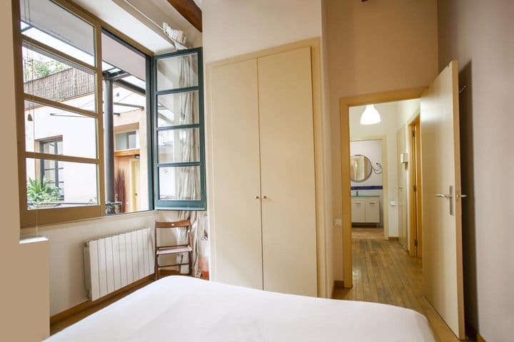 2 bedrooms apartment for rent in Ciutat Vella, Spain - Image 11