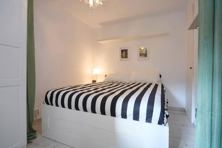 1 bedroom apartment for rent in Ciutat Vella, Spain - Image 9