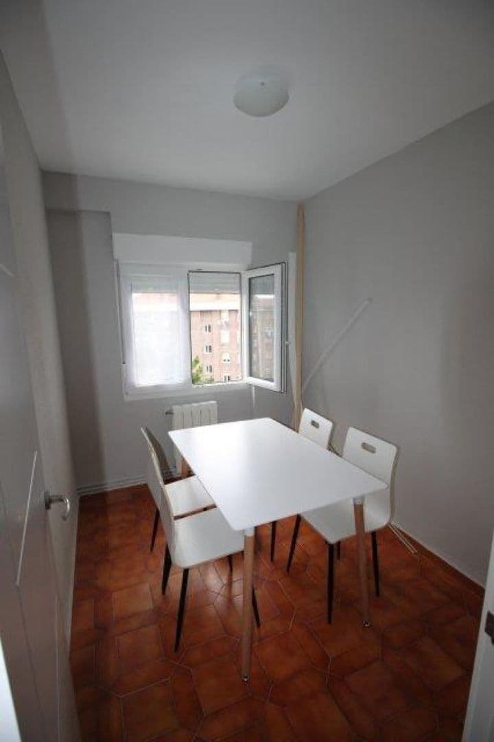 3 bedrooms apartment for rent in Santander, Spain - Image 9