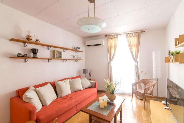 2 bedrooms apartment for rent in Ciutat Vella, Spain - Image 2