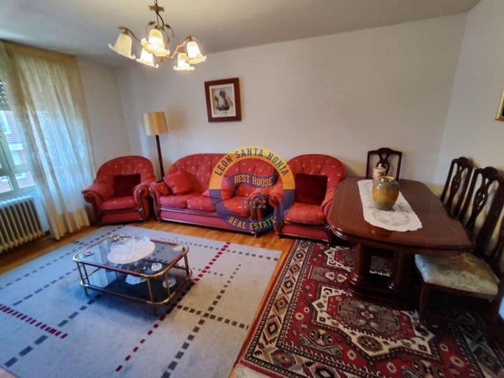 3 bedrooms apartment for sale in Leon, Spain