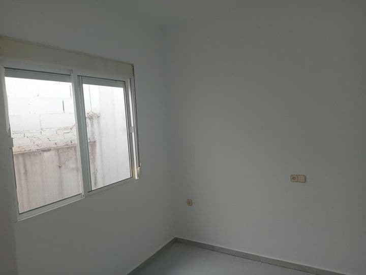 1 bedroom apartment for rent in Seville, Spain - Image 10