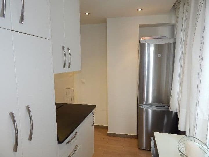 2 bedrooms apartment for rent in Santander, Spain - Image 12