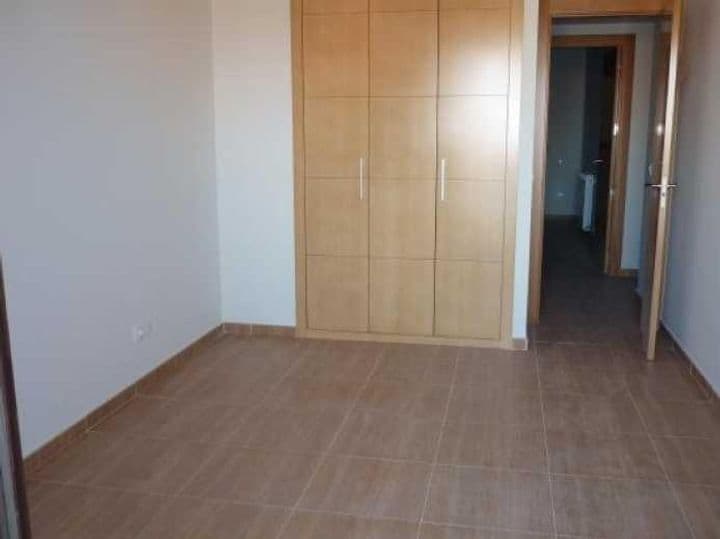 2 bedrooms apartment for rent in Zaragoza, Spain - Image 3