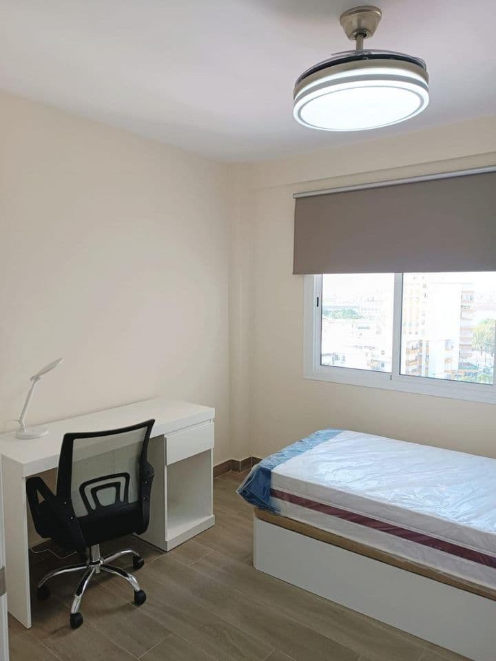 3 bedrooms apartment for rent in Seville, Spain - Image 8