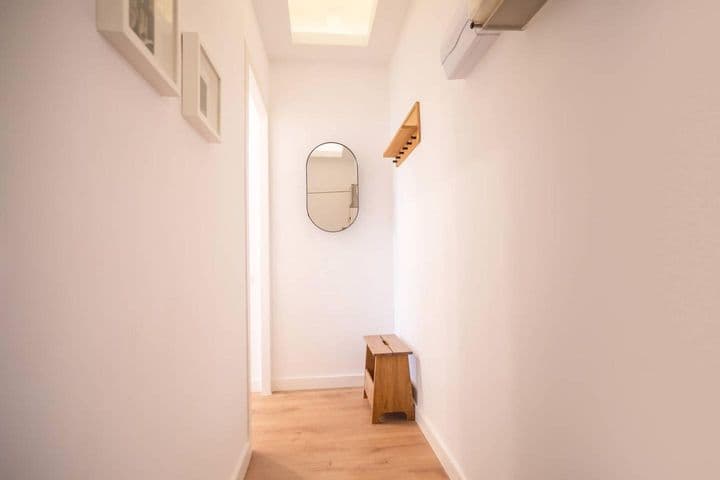 2 bedrooms apartment for rent in Sants-Montjuic, Spain - Image 11