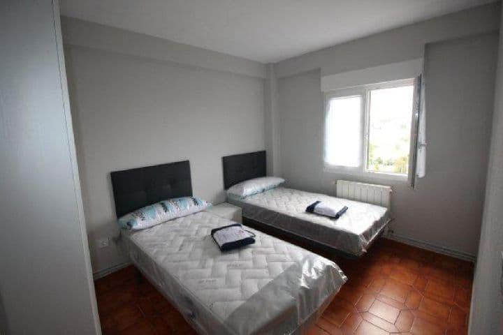 3 bedrooms apartment for rent in Santander, Spain - Image 12