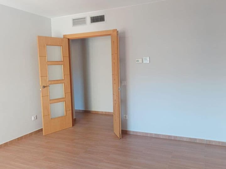 2 bedrooms apartment for rent in Zaragoza, Spain - Image 2