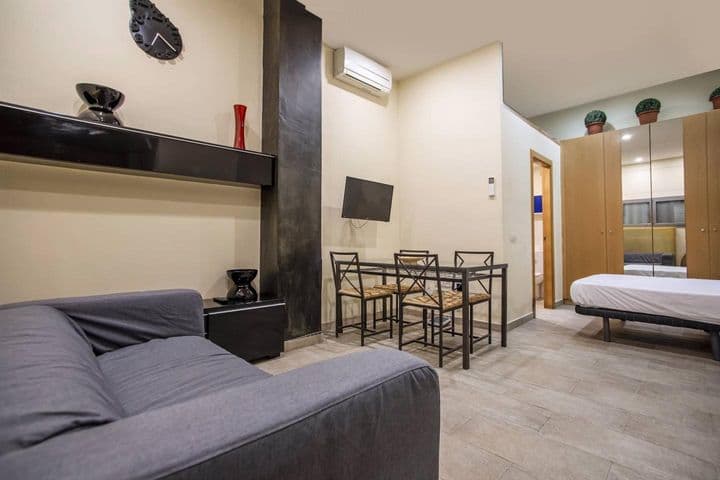 Apartment for rent in Les Corts quarter, Spain - Image 2