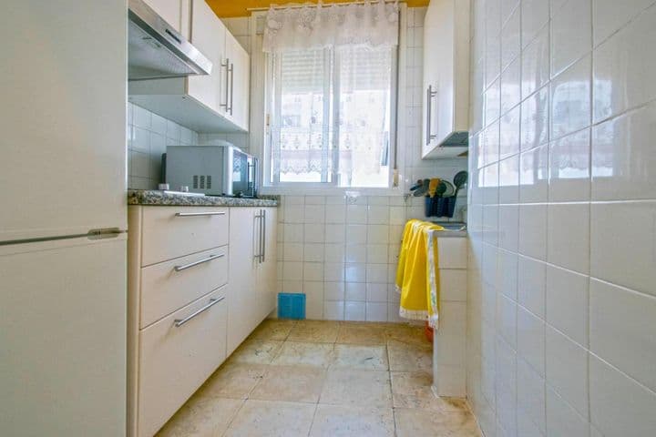 3 bedrooms apartment for rent in Seville, Spain - Image 7