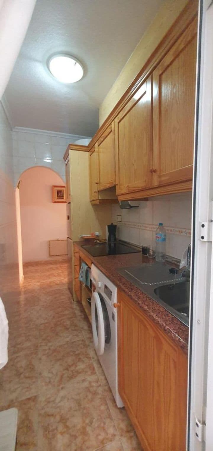 2 bedrooms apartment for rent in Centro, Spain - Image 7