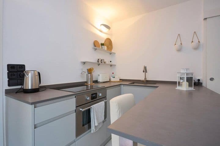 1 bedroom apartment for rent in Ciutat Vella, Spain - Image 7