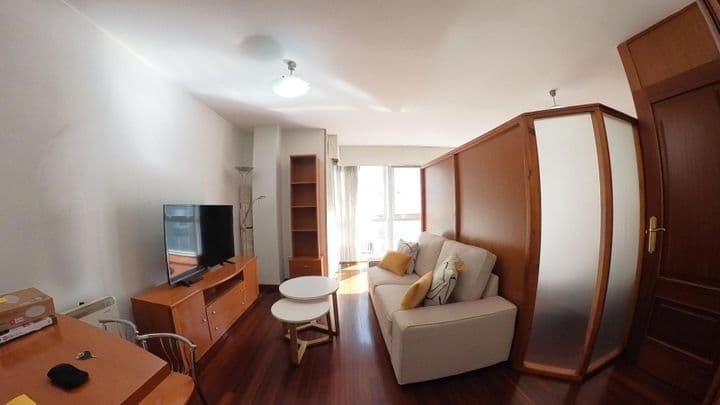 1 bedroom apartment for rent in Santiago de Compostela, Spain - Image 2