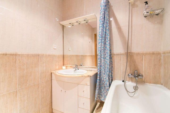 2 bedrooms apartment for rent in Ciutat Vella, Spain - Image 12