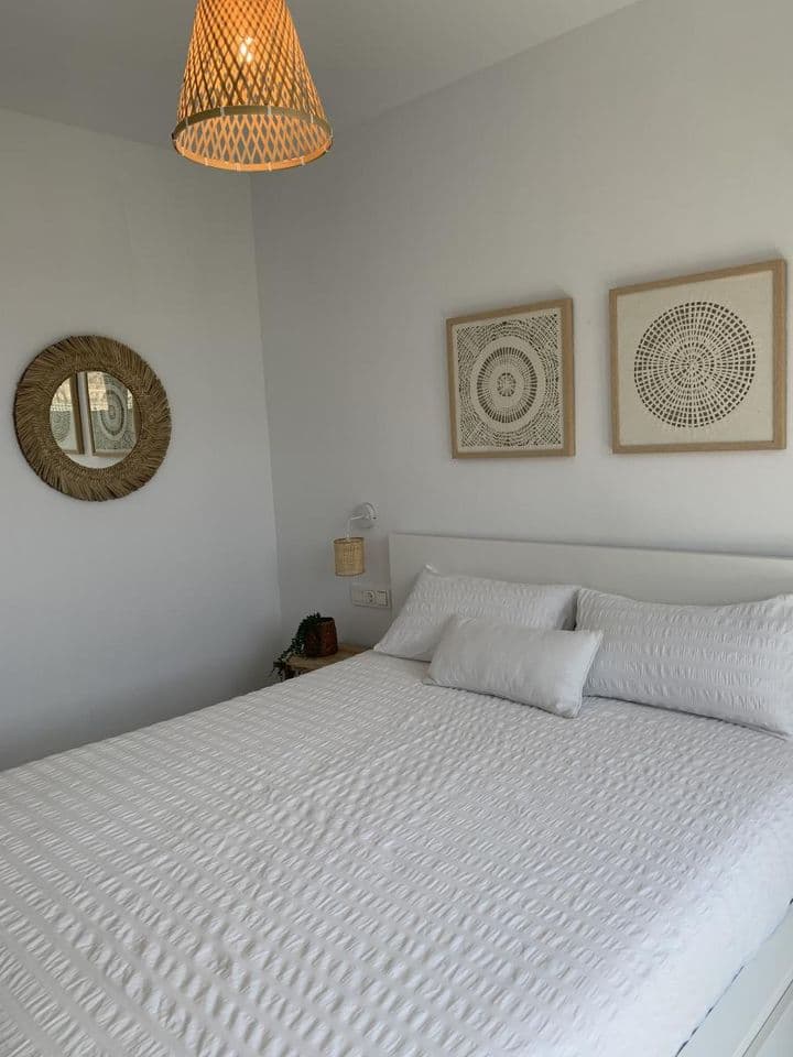 2 bedrooms apartment for rent in Estepona Pueblo, Spain - Image 9