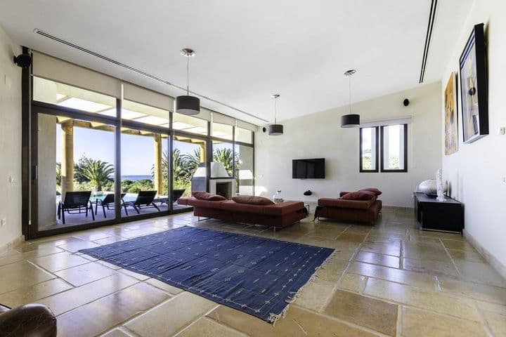 House for sale in Zahara de los Atunes, Spain - Image 4